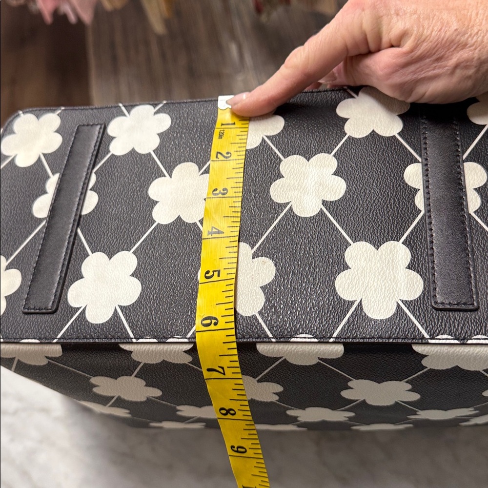 Kate Spade Grant Street Black White Jules Floral Zip Top Tote - Picture 13 of 15